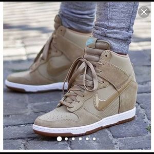 Nike Dunk Sky High Essential wedge sneakers